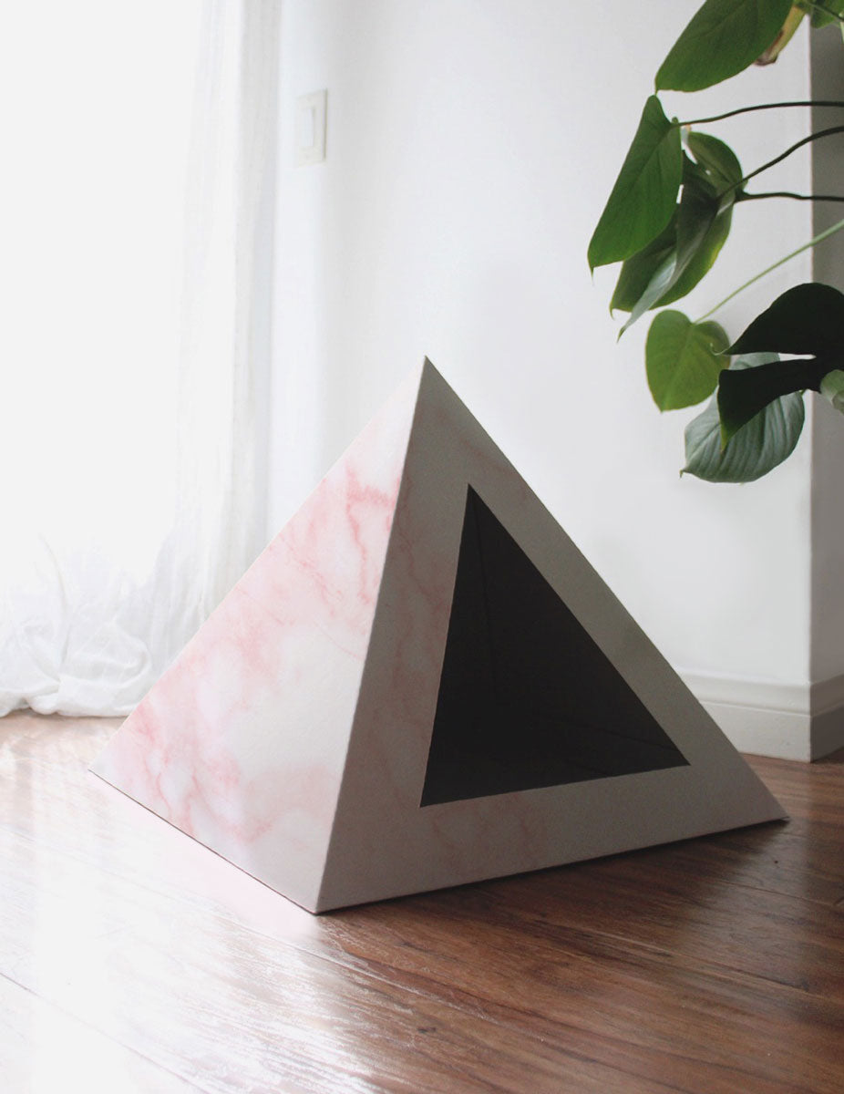 Kitty Kardboard 'Rose Quartz' Cat Pyramid