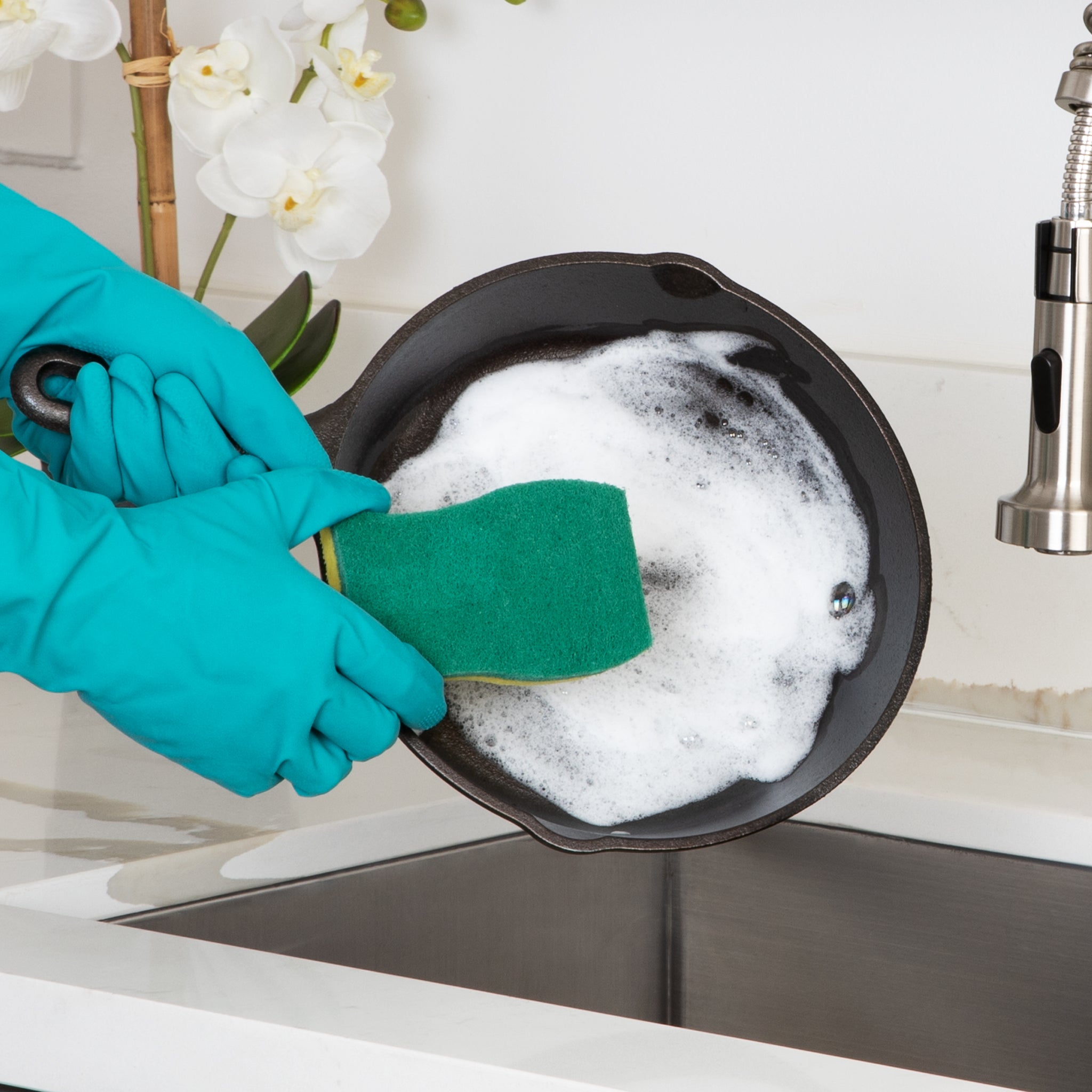 Smart Design Heavy Duty Cellulose Smart Scrub Sponge - Ultra Absorbent - Ergonomic Shape - Cleaning, Dishes, & Hard Stains - Green