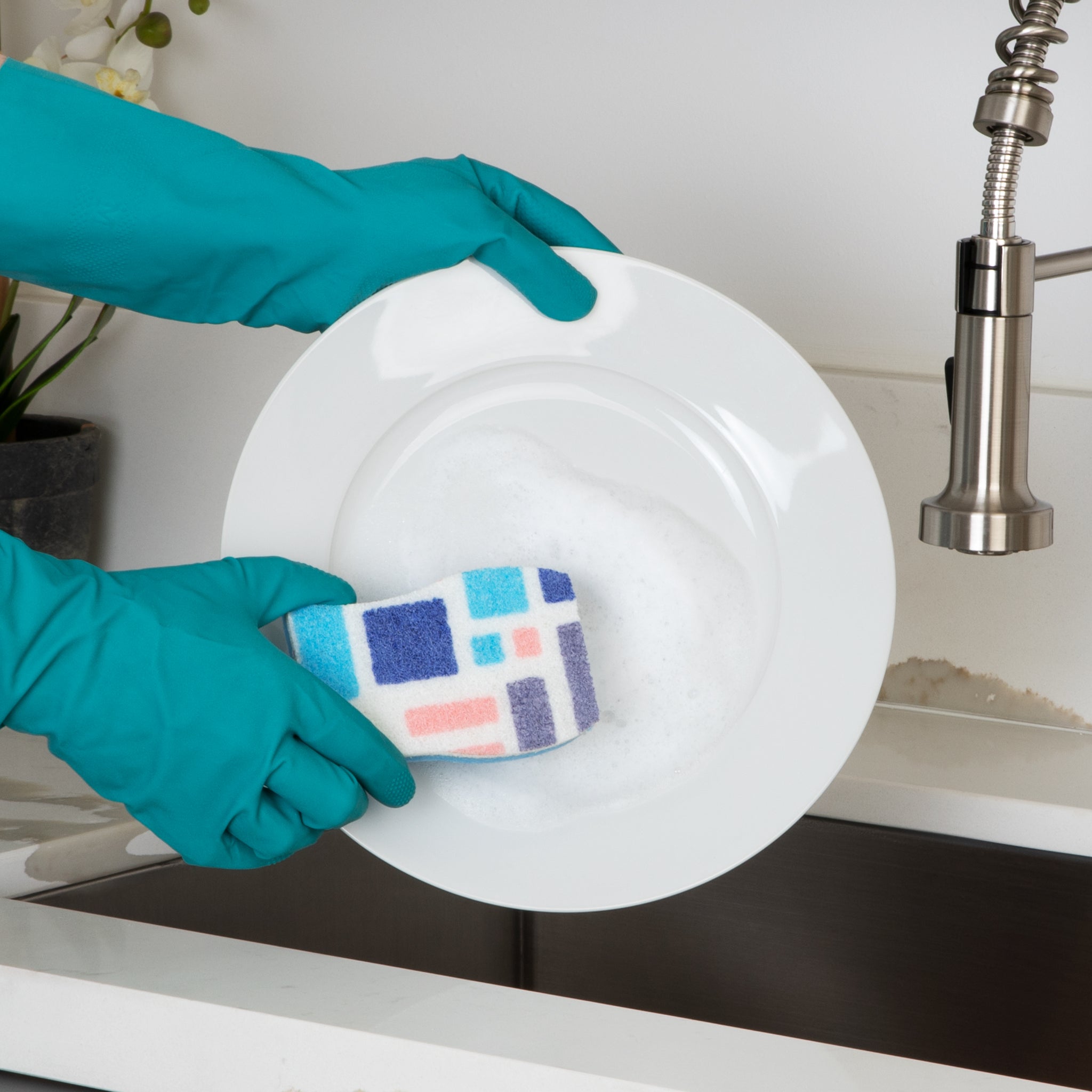 Smart Design Non-Scratch Cellulose Smart Scrub Sponge - Ultra Absorbent - Ergonomic Shape - Cleaning, Dishes, & Hard Stains