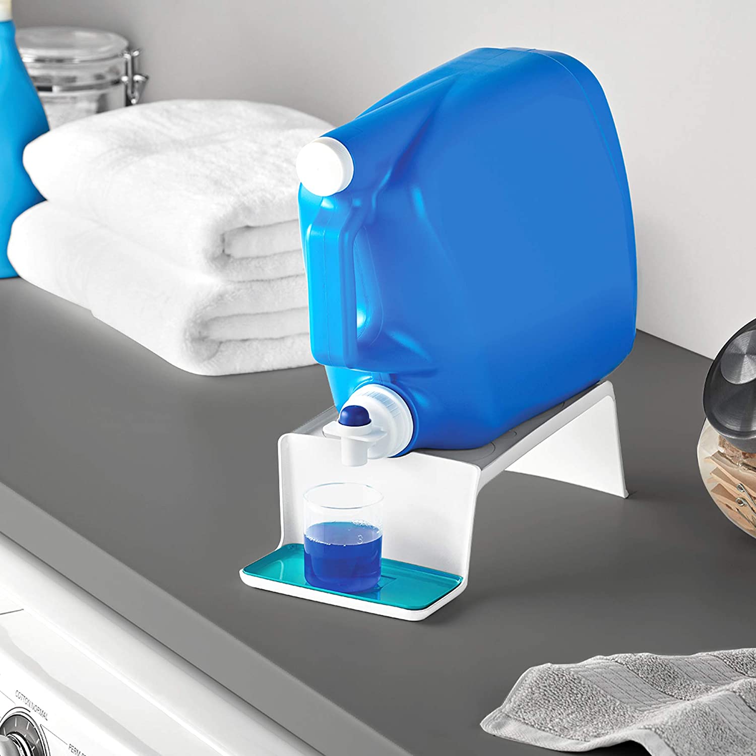 Sud Station – Laundry Detergent Dispenser Stand