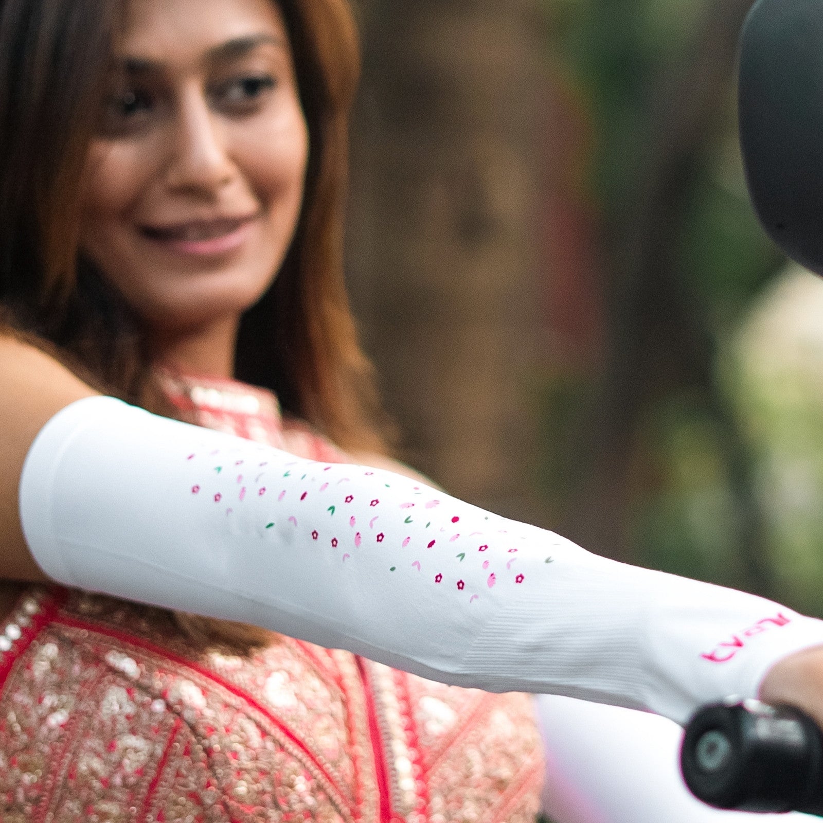 Petals UV Protection Arm Sleeves White | Comfortable Hand Sleeves for Women